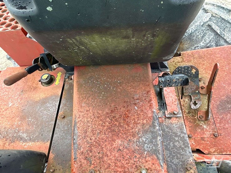 2012-ditch-witch-rt80-image-34