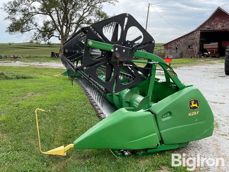 2011-john-deere-625f-image-1