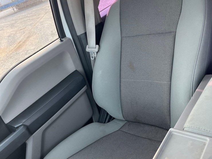 2019-ford-f150-xl-image-19
