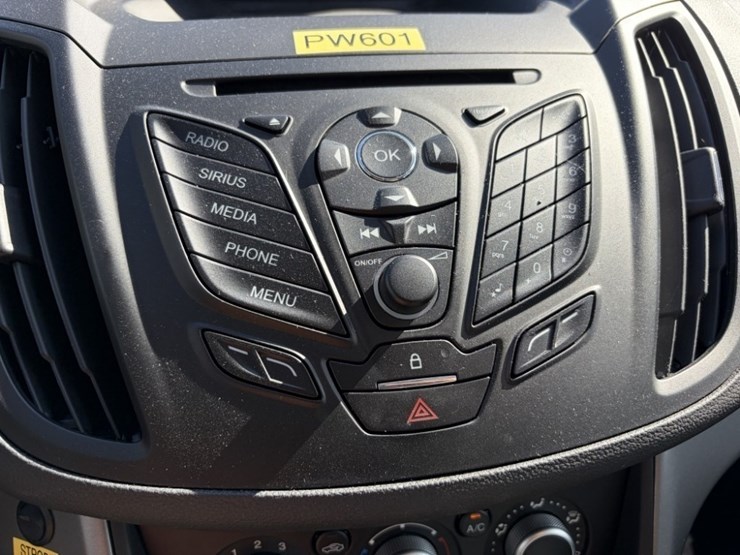 2015-ford-escape-se-image-28