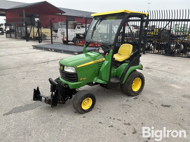 2009-john-deere-x700-image-1