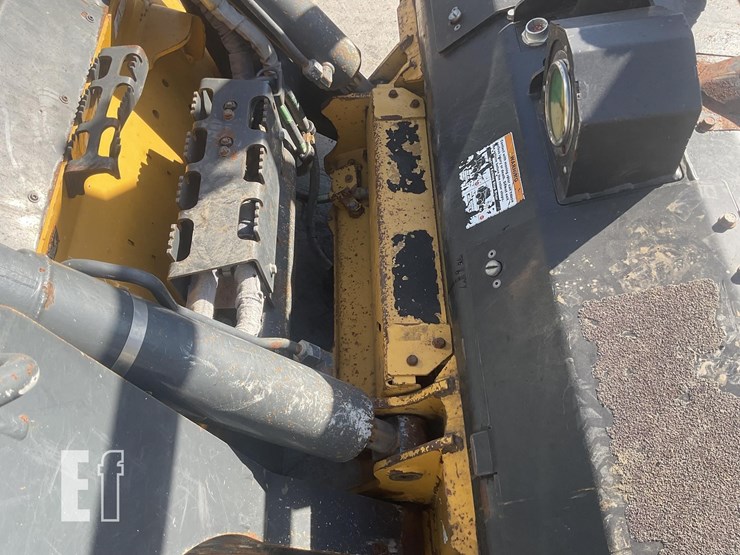 2021-deere-333g-image-13