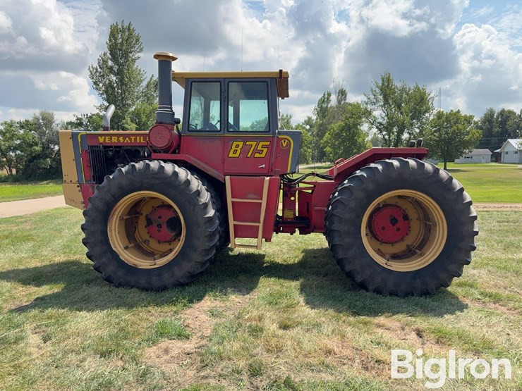 1979-versatile-875-image-8