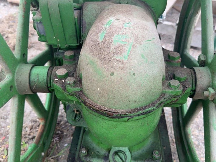 john-deere-112-image-15