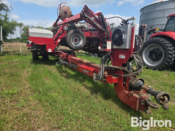 2011-case-ih-1240-image-3