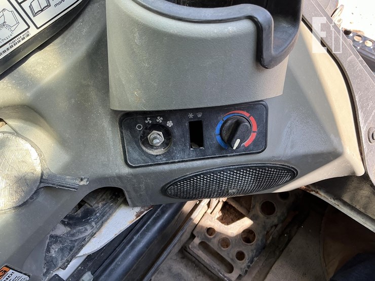 2016-bobcat-t870-image-15