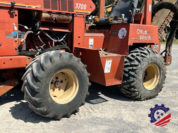 2001-ditch-witch-3700-image-5