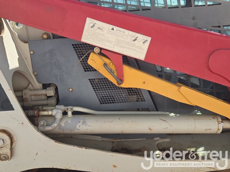 2018-takeuchi-tl12r2-image-16