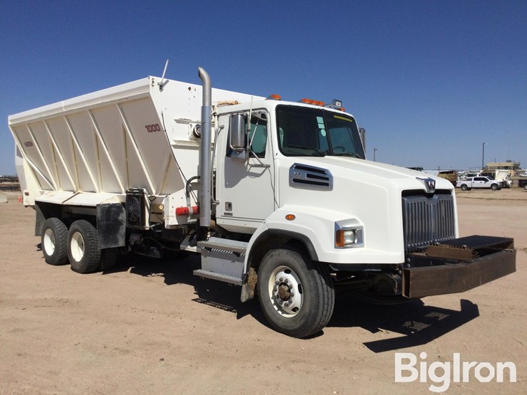 2020-western-star-4700-image-3