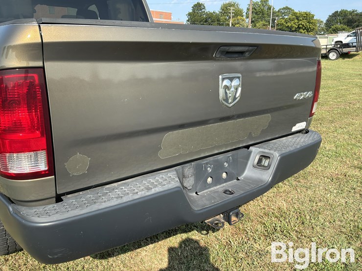 2015-dodge-1500-image-17