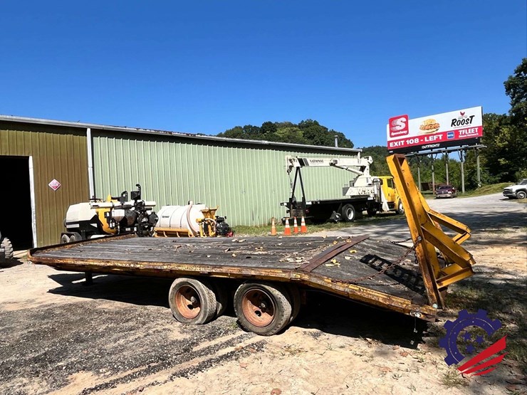 dual-t/a-equipment-tag-trailer-image-3