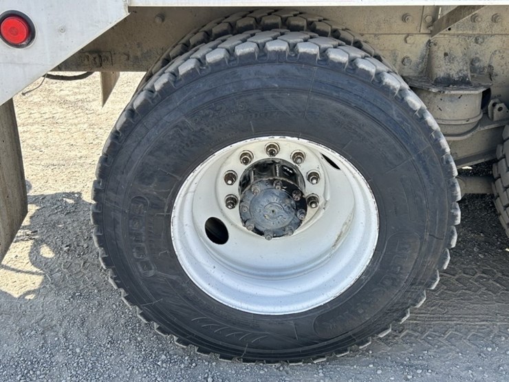 2005-kenworth-w900-image-34