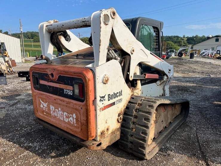 2014-bobcat-t750-image-5