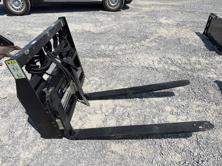 #57-•-hyd-pallet-forks-image-4
