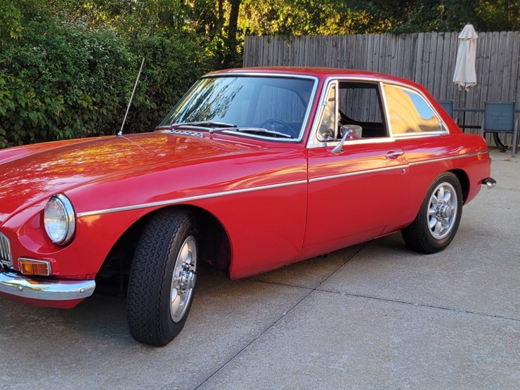 #146-•-offered-at-no-reserve-|-1969-mgb-gt-image-1