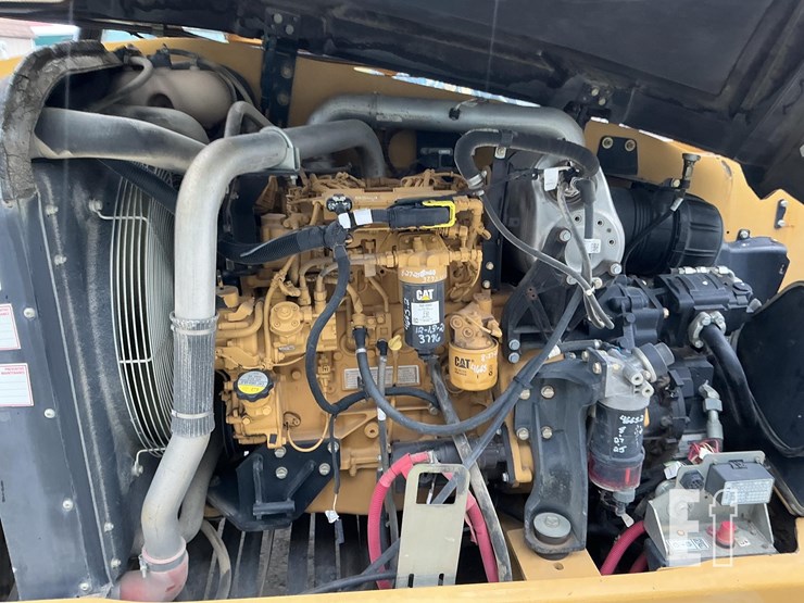 2017-caterpillar-tl642d-image-16