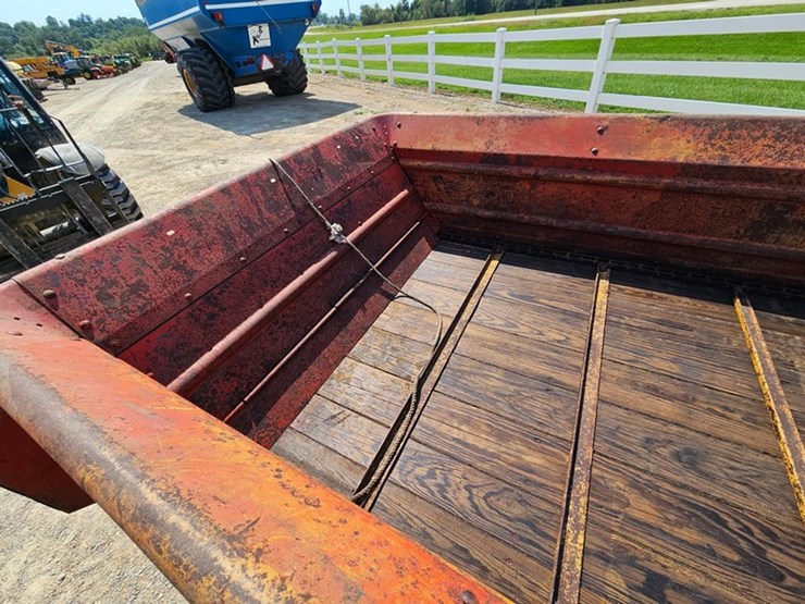 new-holland-512-image-26