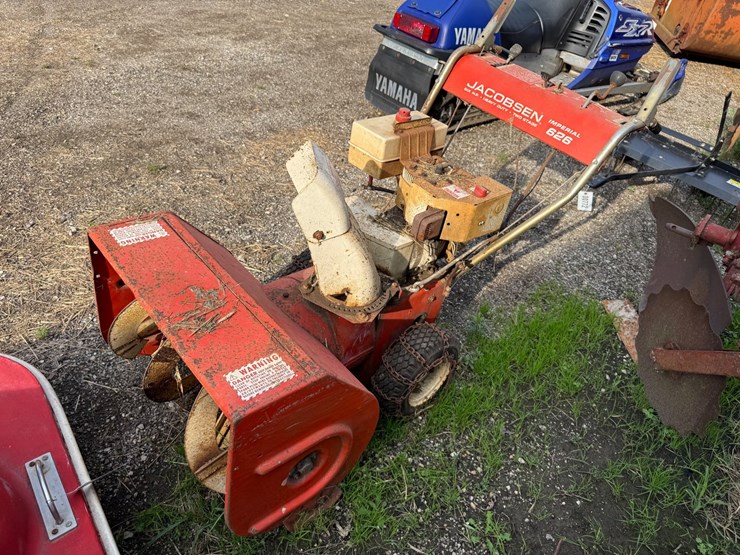 #52-•-jacobsen-imperial-626-two-stage-snowblower-image-3
