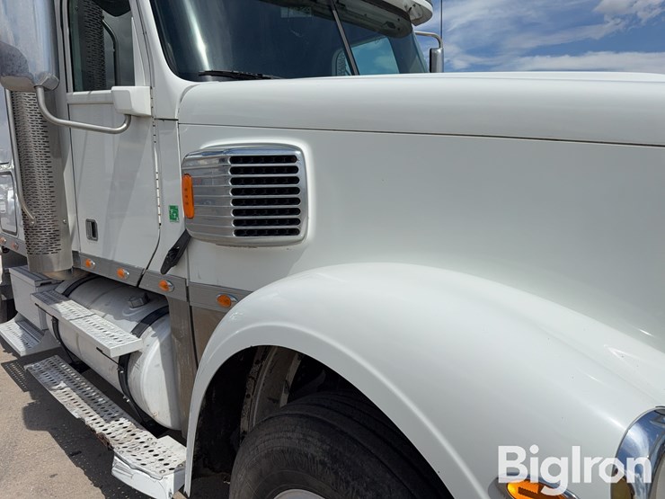 2013-freightliner-coronado-132-image-11