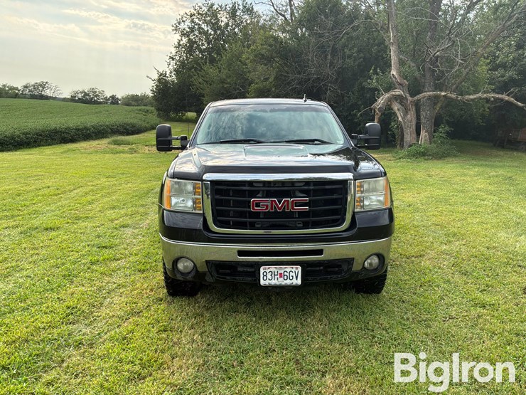 2009-gmc-sierra-2500-image-2