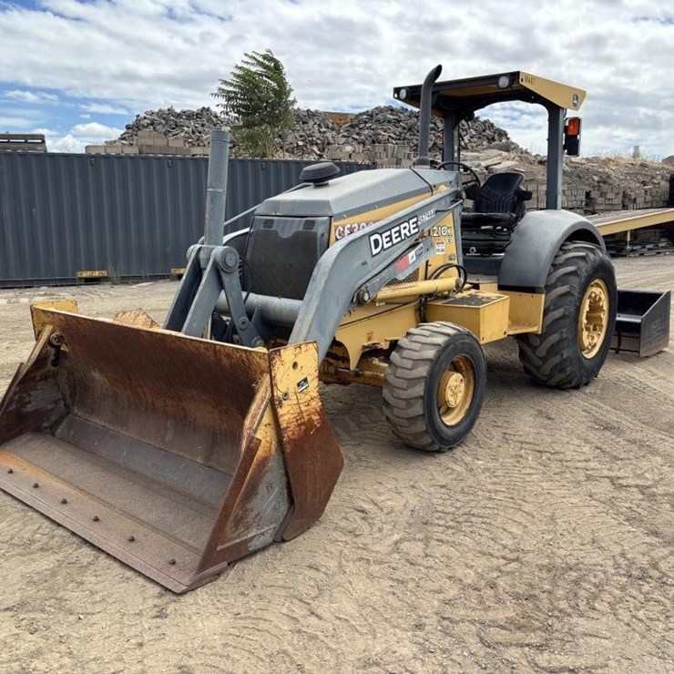2013 DEERE 210K EP