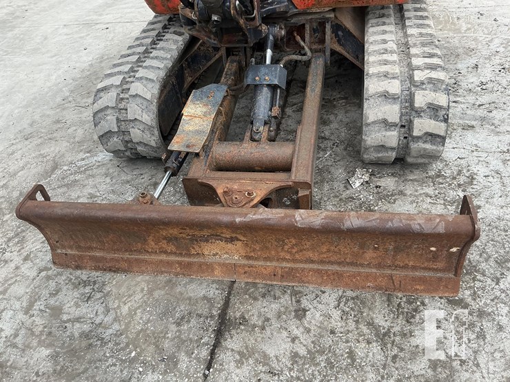 2014-kubota-kx040-4-image-14