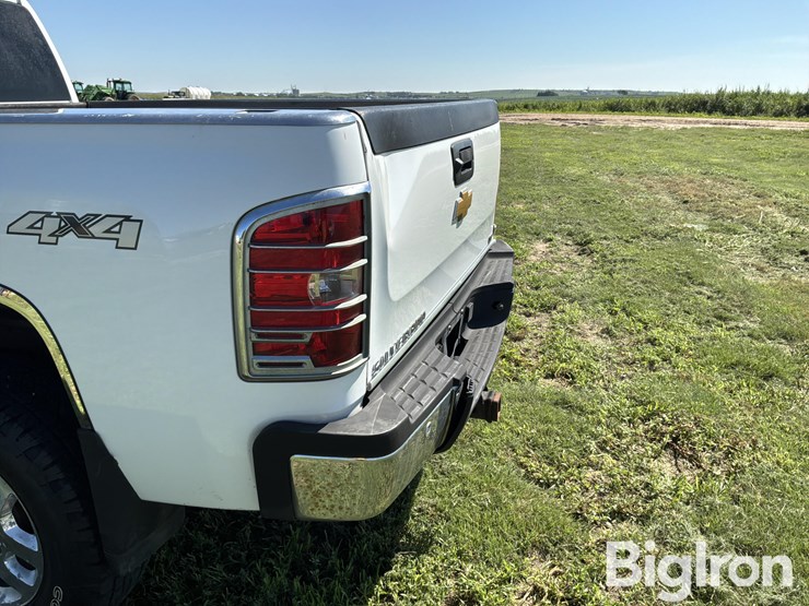 2013-chevrolet-silverado-2500-image-17