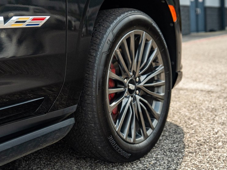 2024-cadillac-escalade-esv-image-35