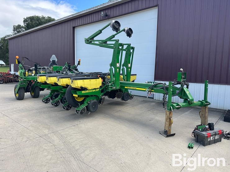 2009-john-deere-1770nt-image-3