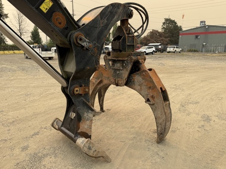 2013-caterpillar-568-image-11