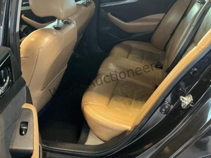 2016-nissan-maxima-sdn-image-23