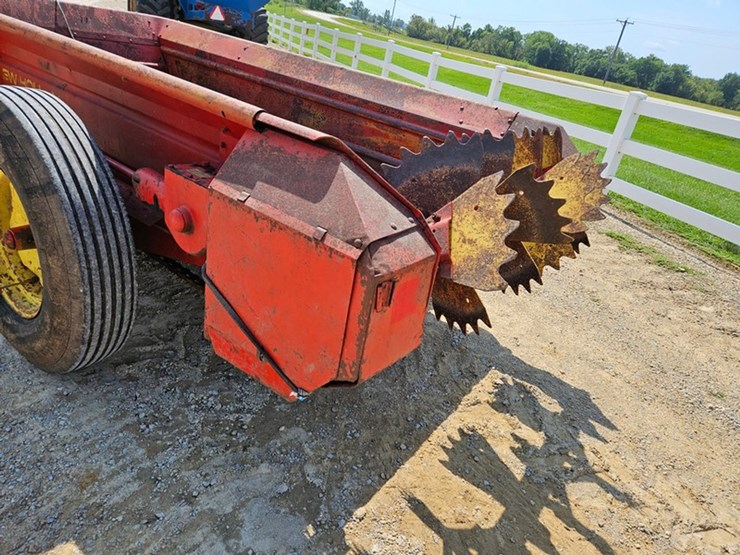 new-holland-512-image-17