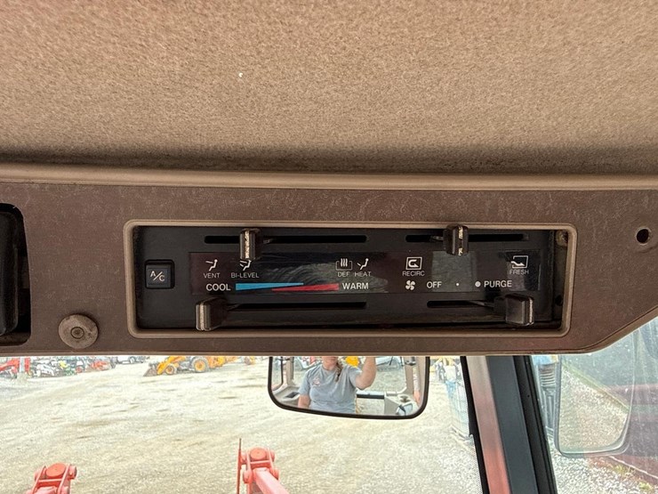 kubota-m125x-image-34