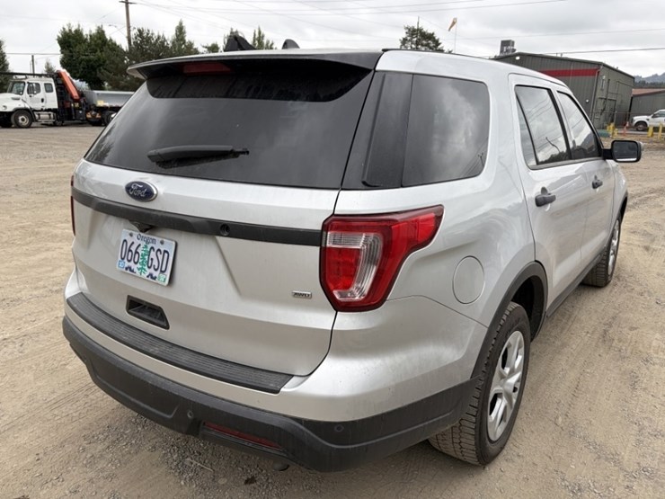2018-ford-explorer-image-4