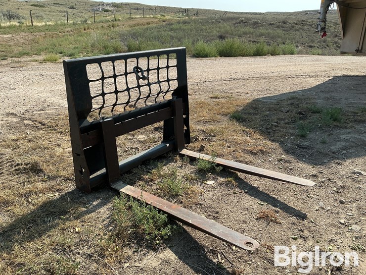 bobcat-pallet-forks-image-3