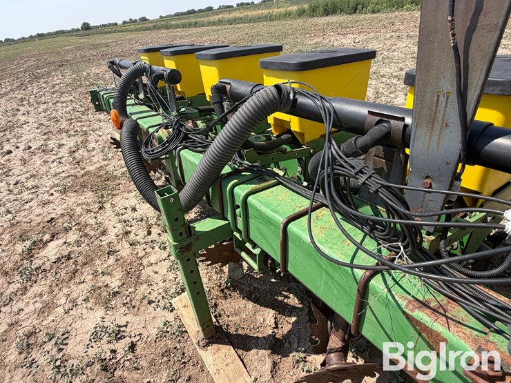 john-deere-1710-image-19