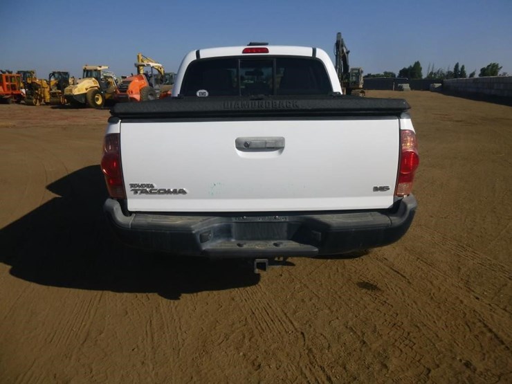 2013-toyota-tacoma-image-21