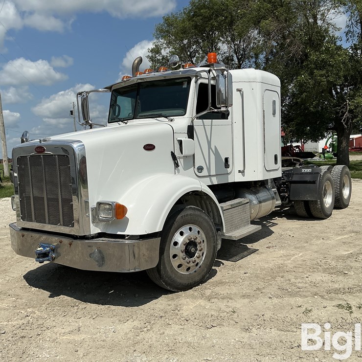 2015 PETERBILT 365