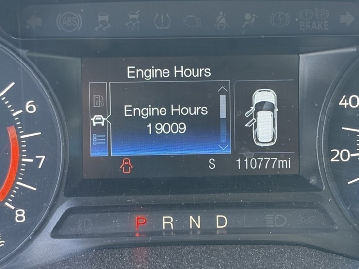 2019-ford-explorer-image-26