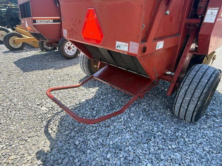 new-holland-658-image-6