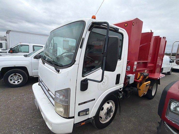 2008-gmc-w5500-image-1
