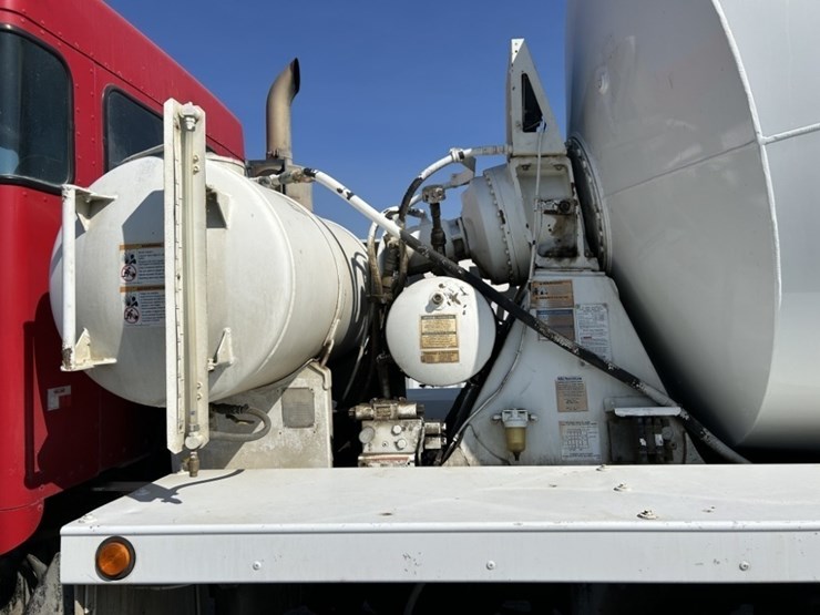 2005-kenworth-w900-image-23
