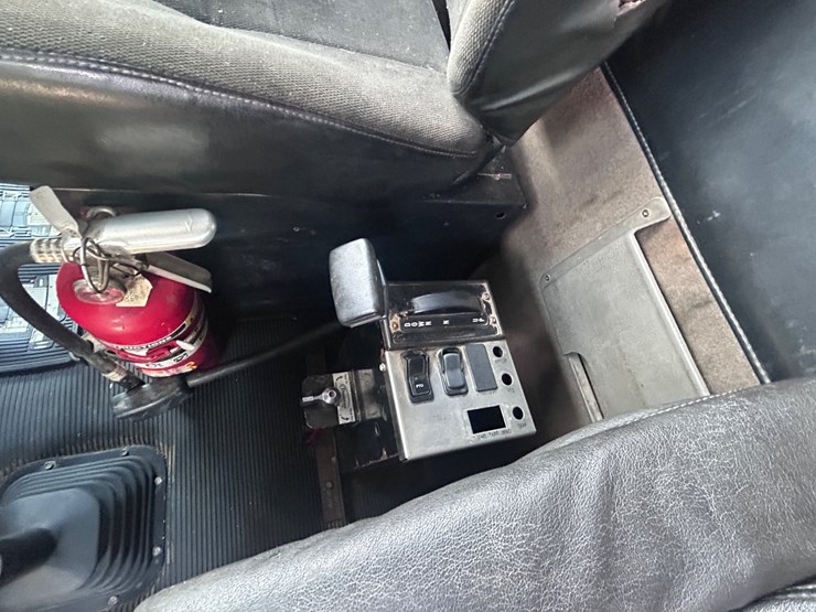 2005-kenworth-t800-image-36