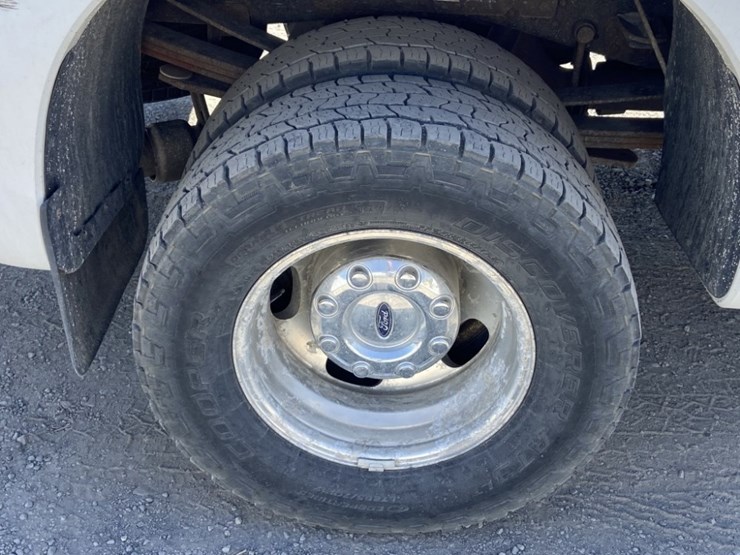 2011-ford-f350-image-36