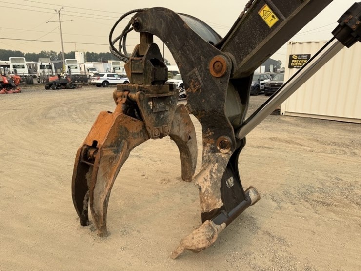2013-caterpillar-568-image-12