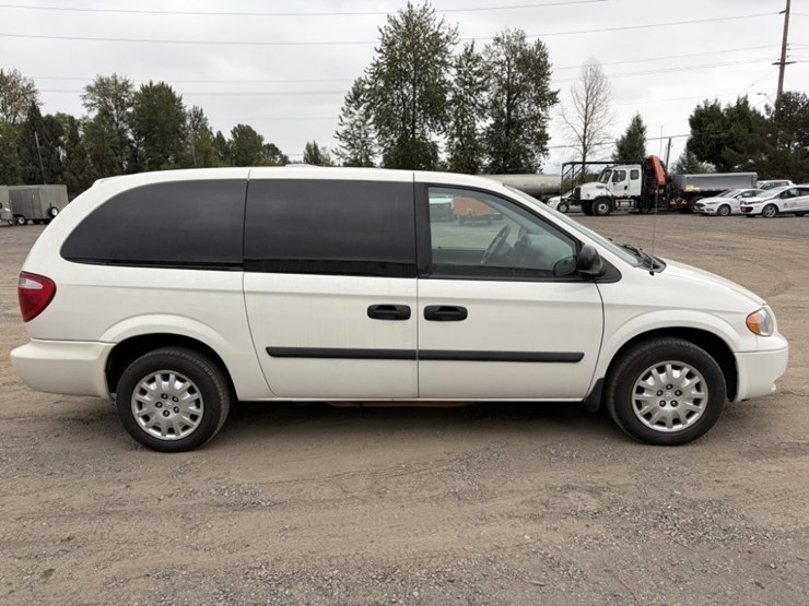 2007-dodge-grand-caravan-image-3
