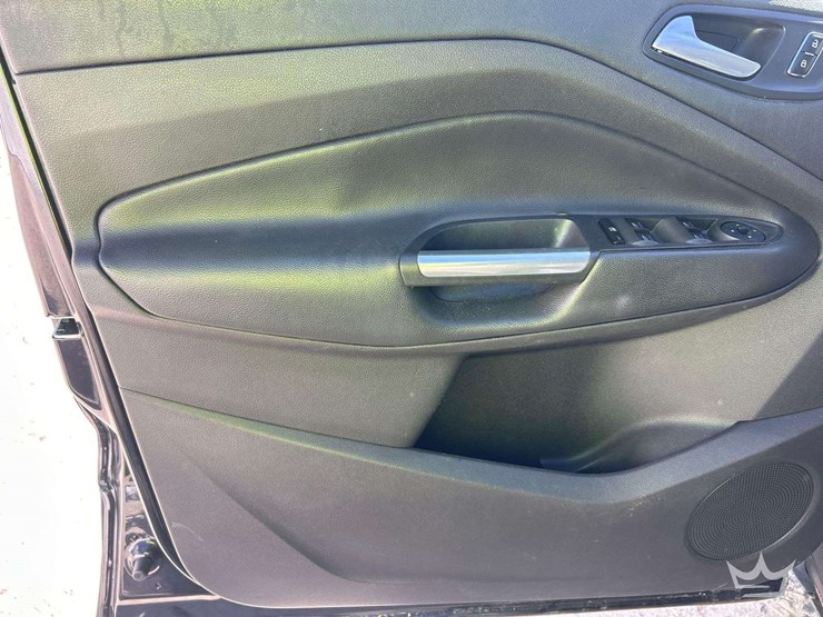 2015-ford-escape-image-12