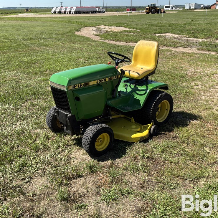 JOHN DEERE 317