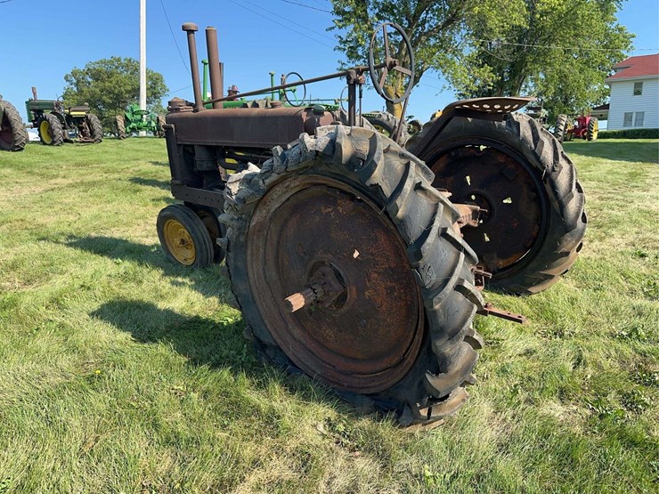 john-deere-b-image-3