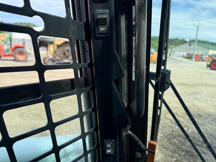 2023-bobcat-s650-image-22